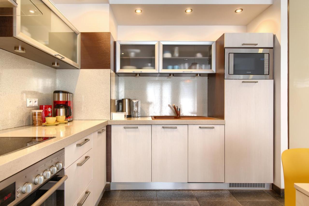 City Center Apartament Parking By Impero بوزنان المظهر الخارجي الصورة