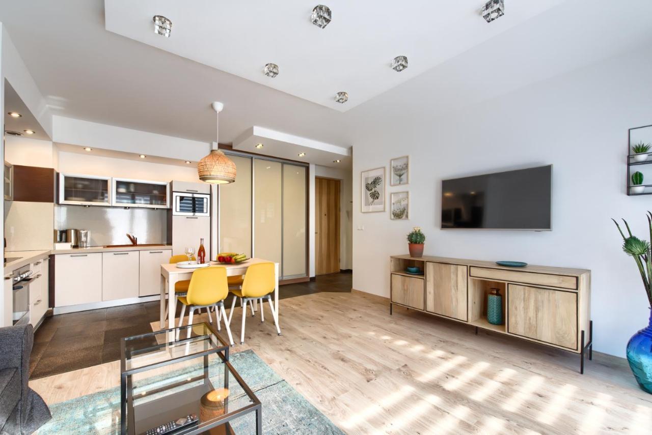 City Center Apartament Parking By Impero بوزنان المظهر الخارجي الصورة