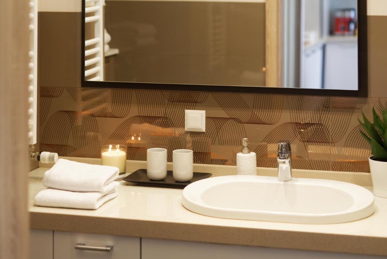 City Center Apartament Parking By Impero بوزنان المظهر الخارجي الصورة